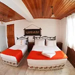 Alacati Antik Çeşme