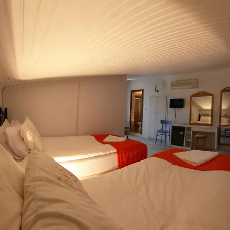 Alacati Antik Ξενοδοχείο *