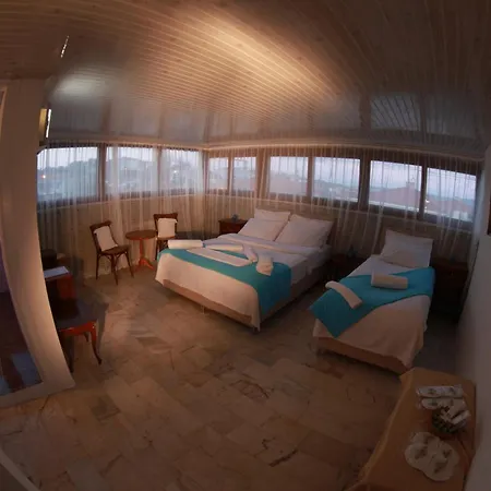 Otel Alacati Antik Çeşme