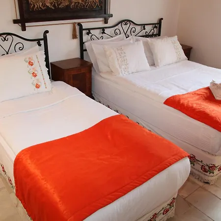 Alacati Antik Otel Çeşme