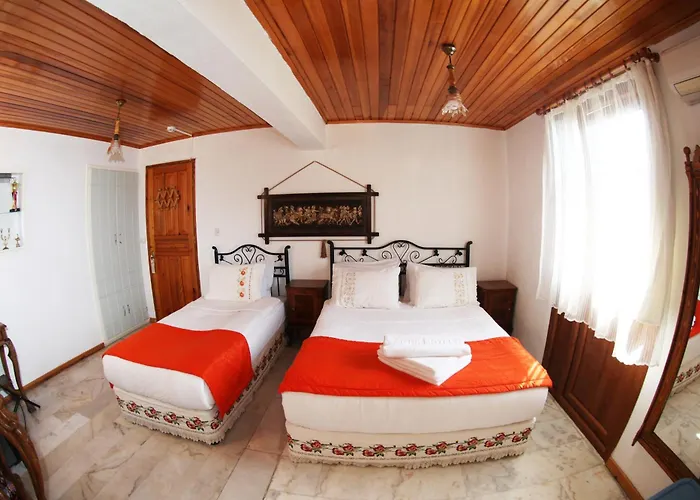 Alacati Antik Çeşme