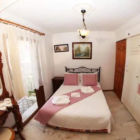 Alacati Antik Otel