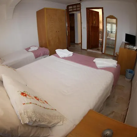 Otel Alacati Antik Çeşme