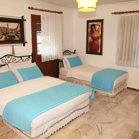 Alacati Antik Otel Çeşme
