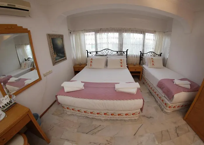 Alacati Antik Hotel Çeşme