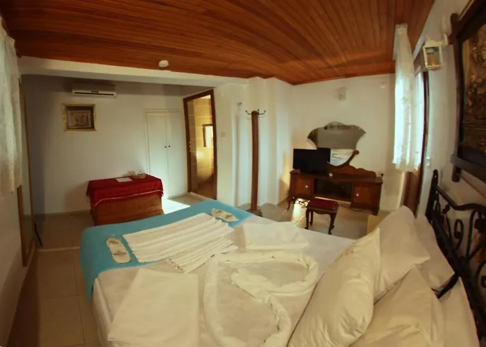 Alacati Antik Çeşme